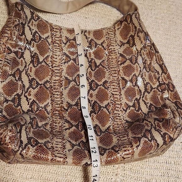 Made in Italy snake embossed genuine leather shoulder bag - Picture 10 of 13